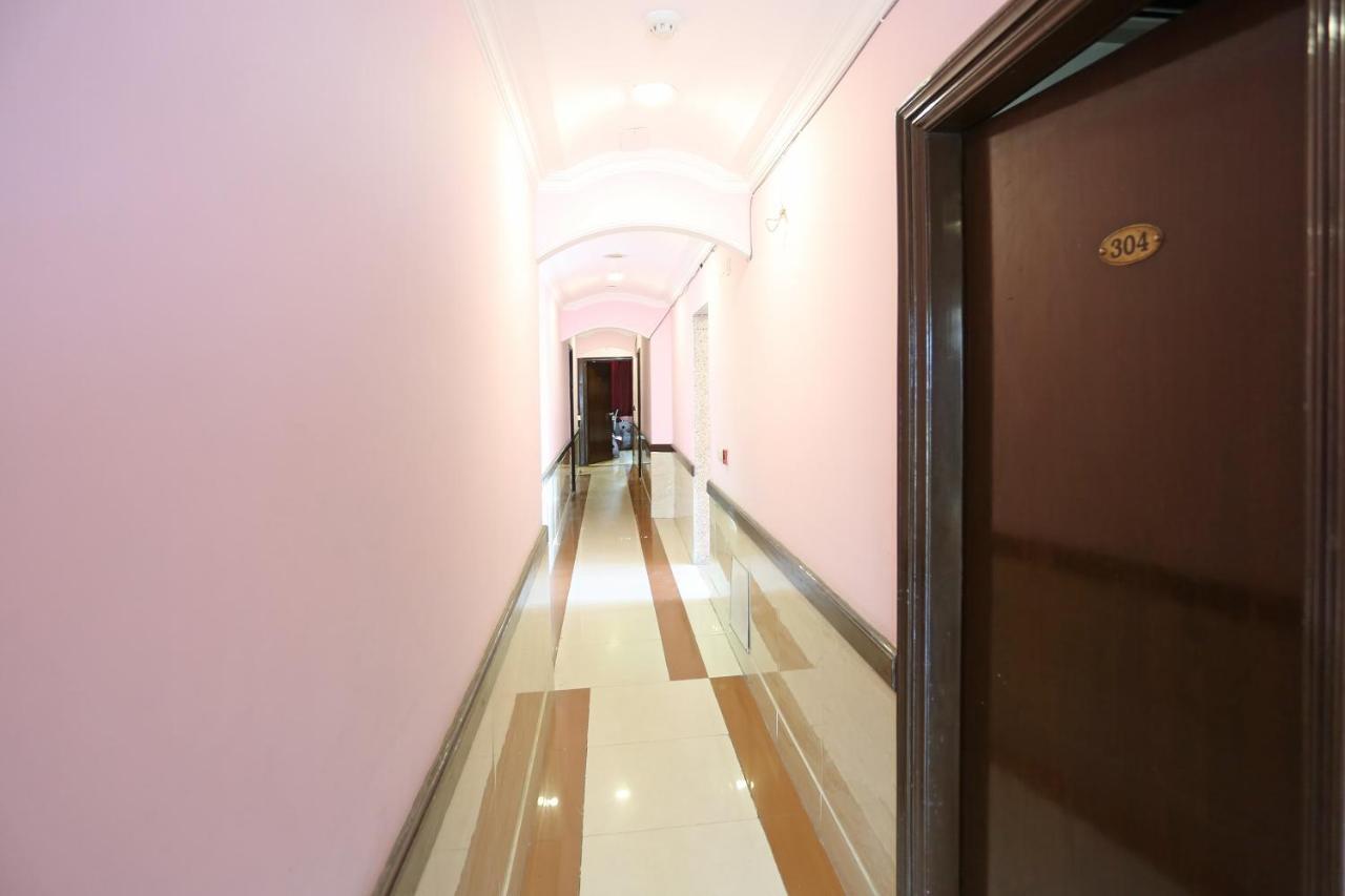 Hotel Capital O 5331 Zara Grand